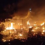 हल्द्वानी:दो दर्जन से अधिक झोपड़ियां जलकर हुईखाक, दमकल की पांच गाड़ियों ने पाया आग पर काबू-देखे-VIDEO