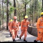 नैनीताल के जंगलों की आग बुझाने के लिए एनडीआरएफ ने संभाला मोर्चा-देखे-VIDEO