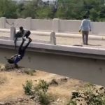 Uttatakhand: आपसी विवाद में दो पक्ष भिड़े,विवाद में एक युवक पुल से नीचे गिरा, वीडियो वायरल-देखे -VIDEO