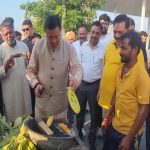 उत्तराखंड:खटीमा में दिखा सीएम धामी का अलग अंदाज, खुद भुट्टा भूनकर खाते दिखे मुख्यमंत्री, देखे :VIDEO