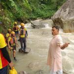Nainital News:बाइक समेत वन दरोगा बहा,घास काटने गई महिला लापता,दोनों की तलाश जारी