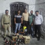हल्द्वानी आबकारी विभाग की कार्यवाही भारी मात्रा में शराब के साथ एक गिरफ्तार