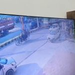 उत्तराखंड:(लापरवाही)कार की खिड़की से टक्कर, बाइक सवार युवक सड़क पर गिरा,ट्रक ने कुचला हुई दर्दनाक मौत, सामने आई दिल दहलाने वाले वीडियो-VIDEO